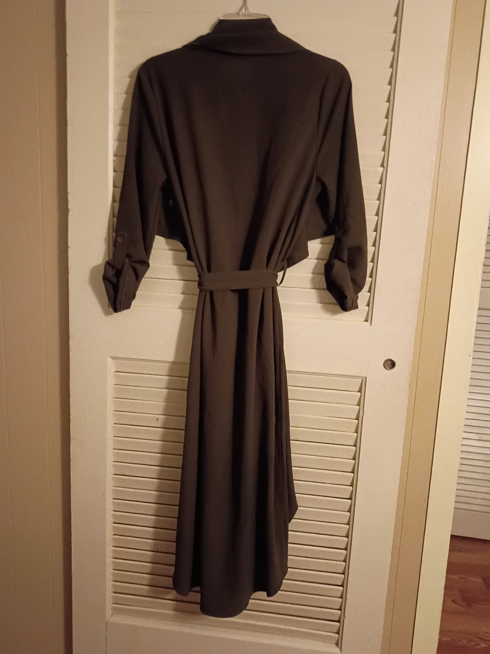 iris Olive Green Floral-Embroidered Wrap Robe - Picture 6 of 6